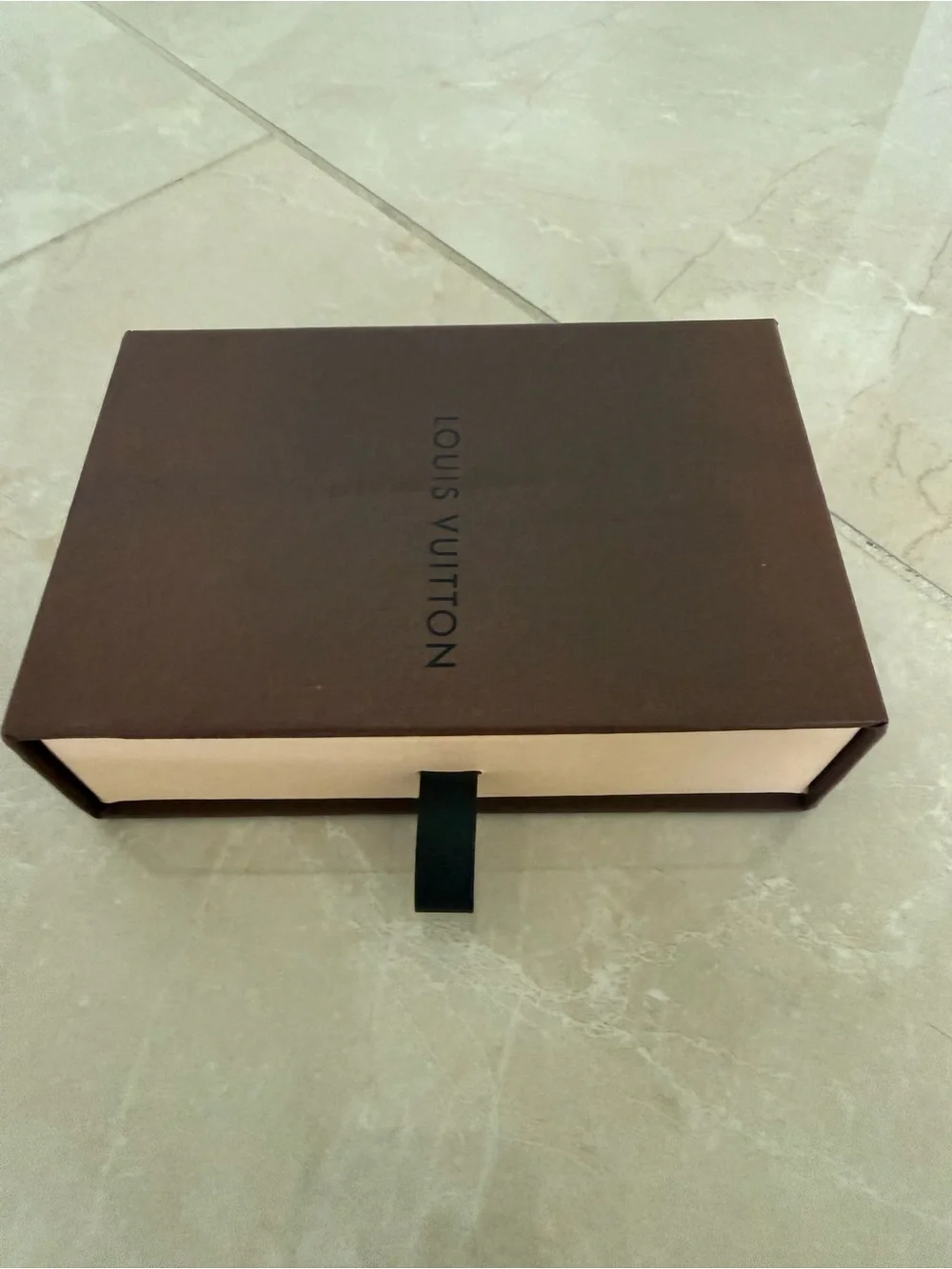 Louis Vuitton Dark Brown Box with Black Pull Tab - Picture 2 of 3